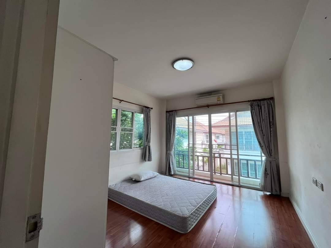 บ้านแฝด 2 ชั้น หมู่บ้านนันท์นรินทร์ รังสิต ใกล้มหาวิทยาลัยรังสิต