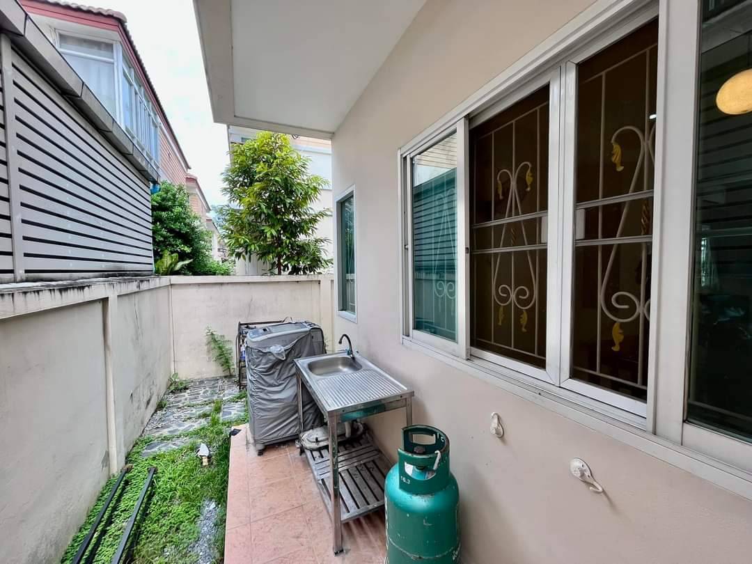 บ้านแฝด 2 ชั้น หมู่บ้านนันท์นรินทร์ รังสิต ใกล้มหาวิทยาลัยรังสิต